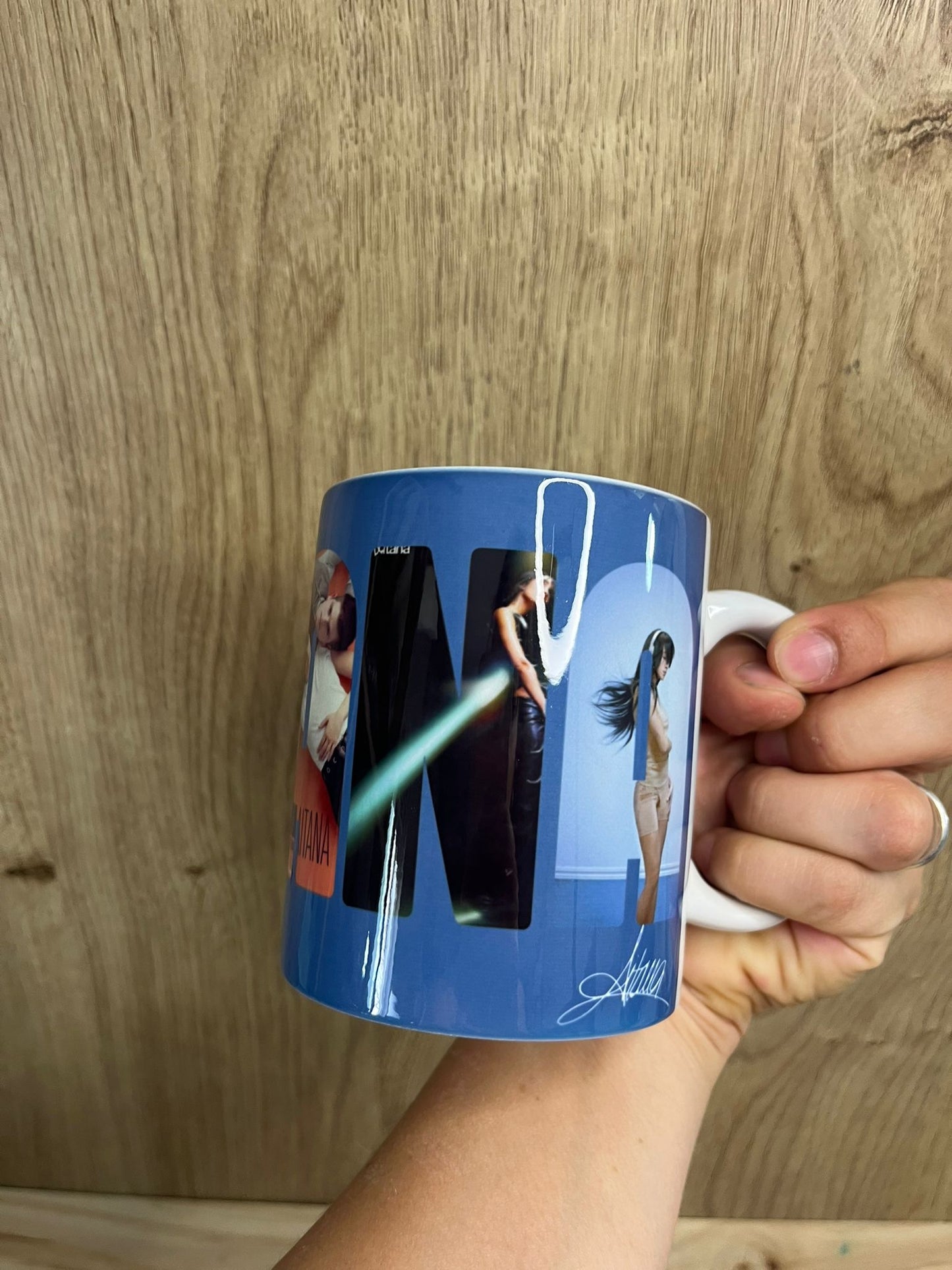 TAZA AITANA 2025