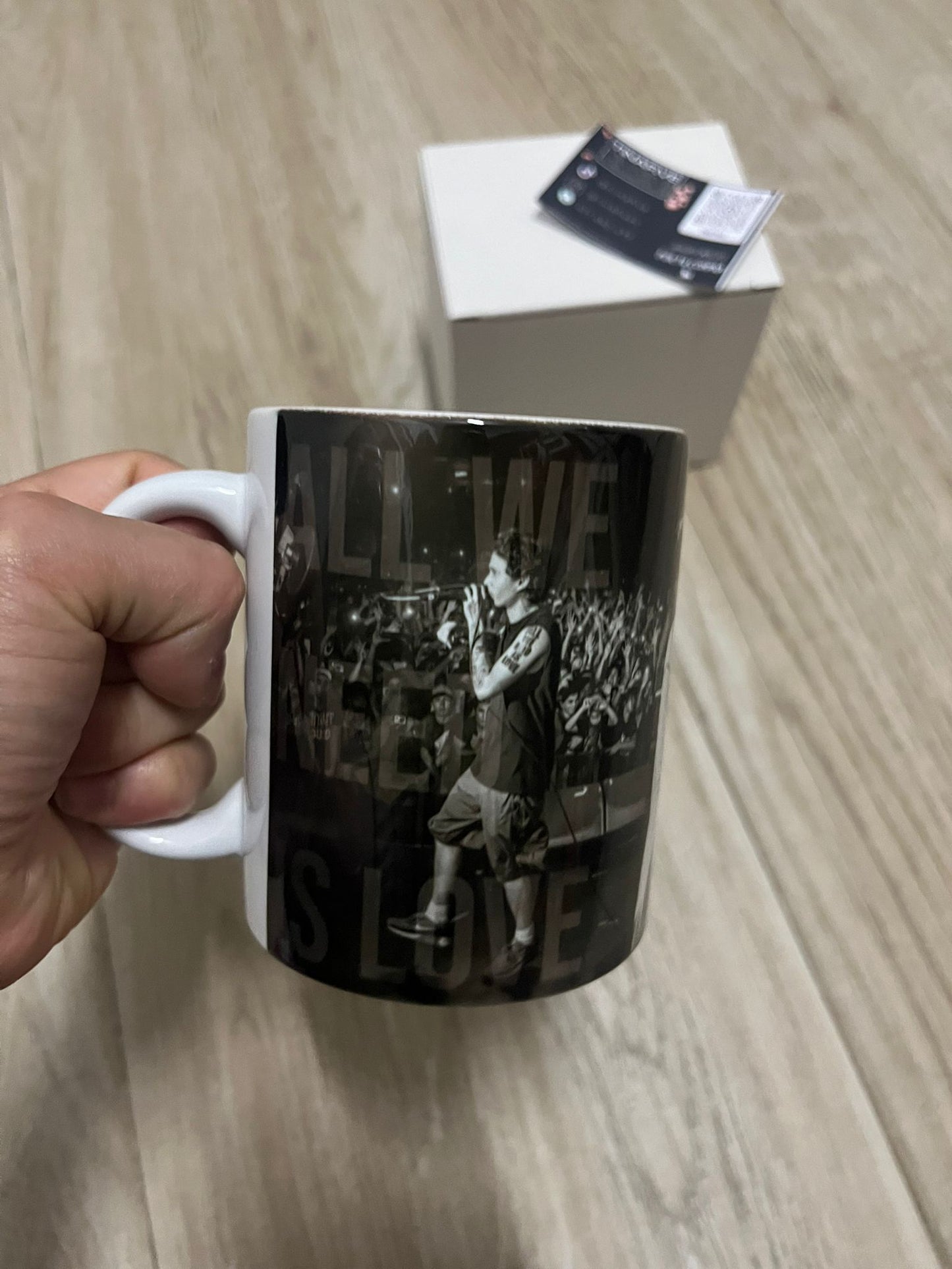TAZA CANSERBERO
