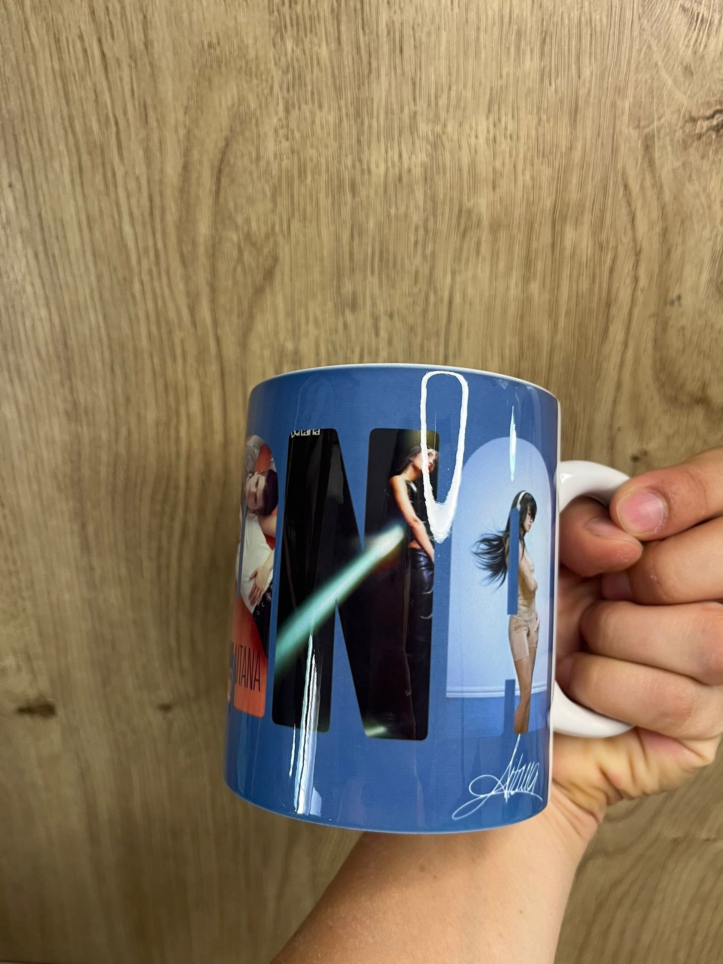 TAZA AITANA 2025