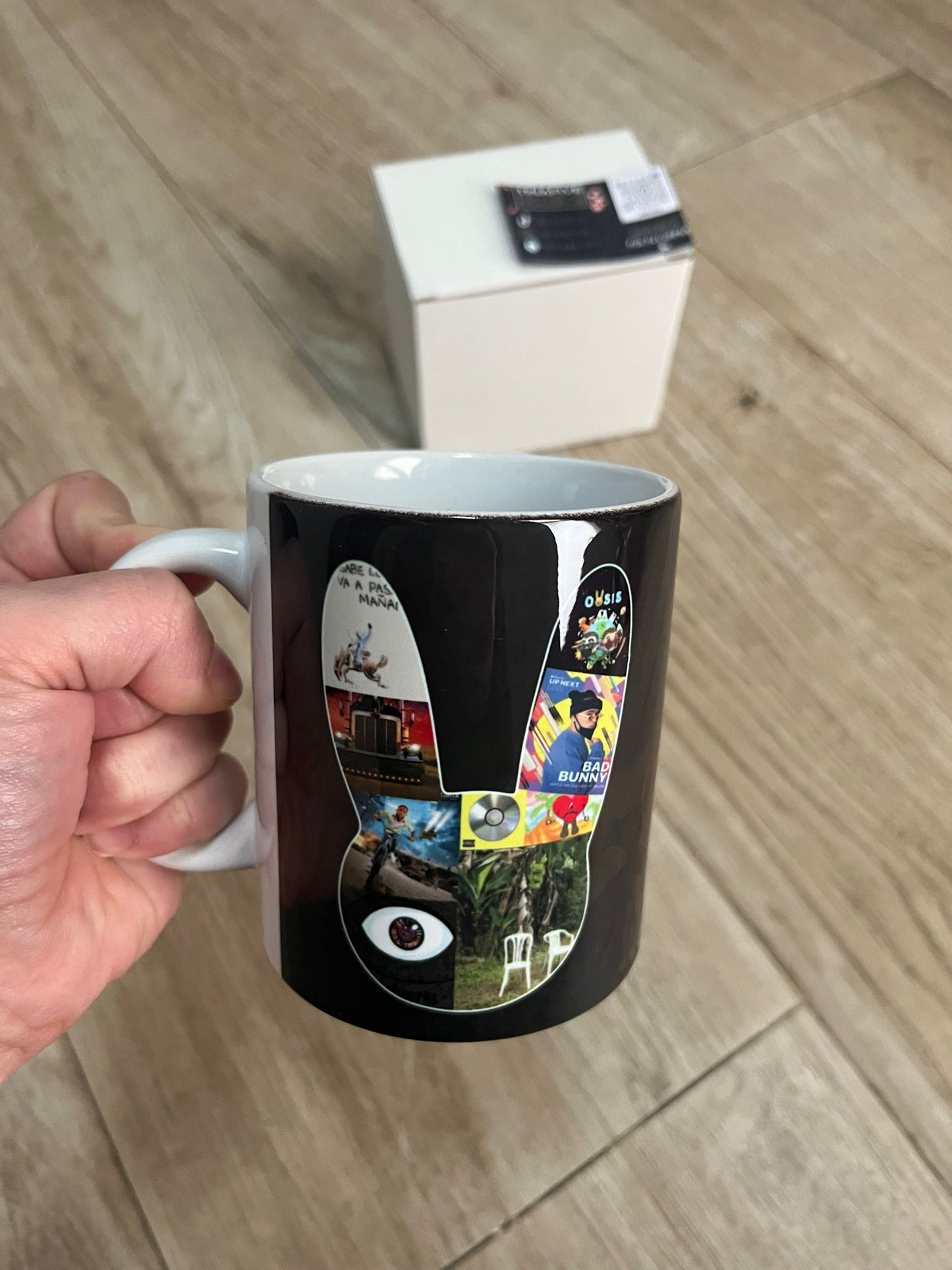 TAZA BAD BUNNY
